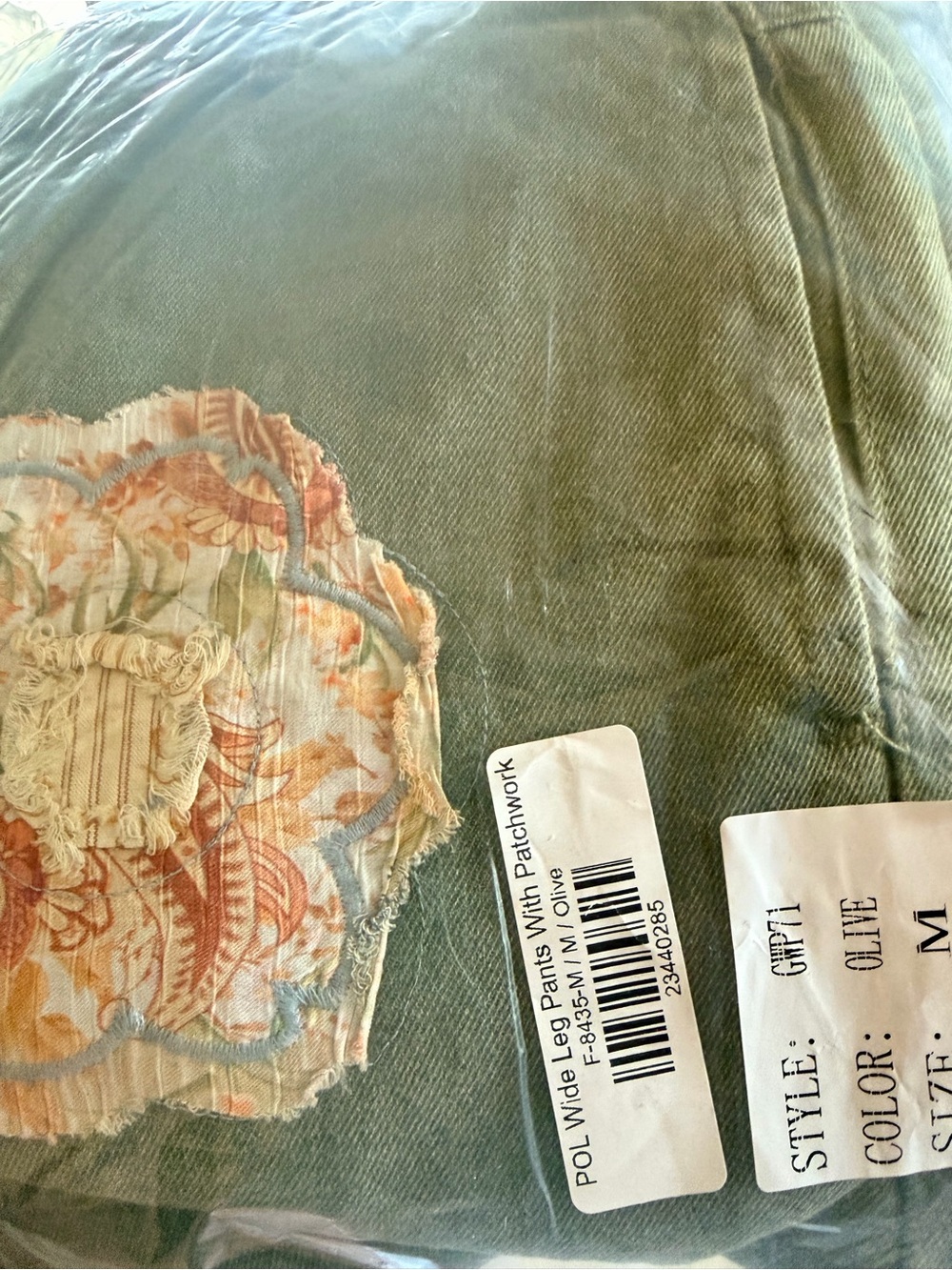 POL Boho Olive Green Wide-Leg Floral Patch Pants - Picture 7 of 7